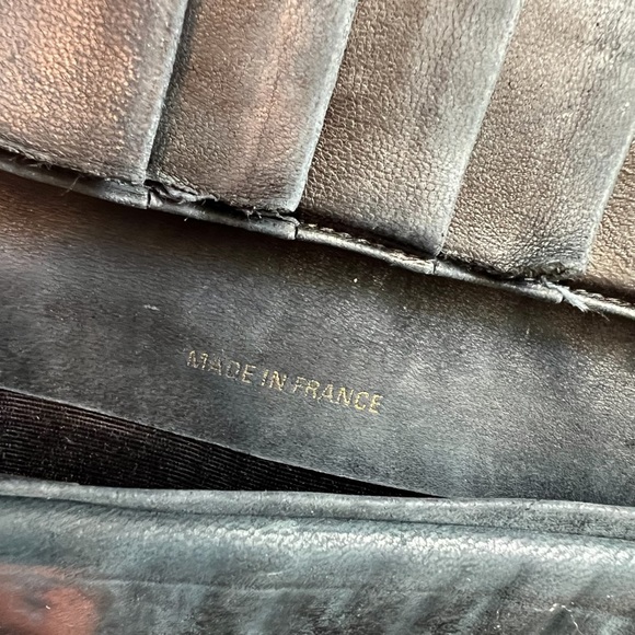Chanel • Black Caviar Leather Vintage Wallet - Picture 6 of 9
